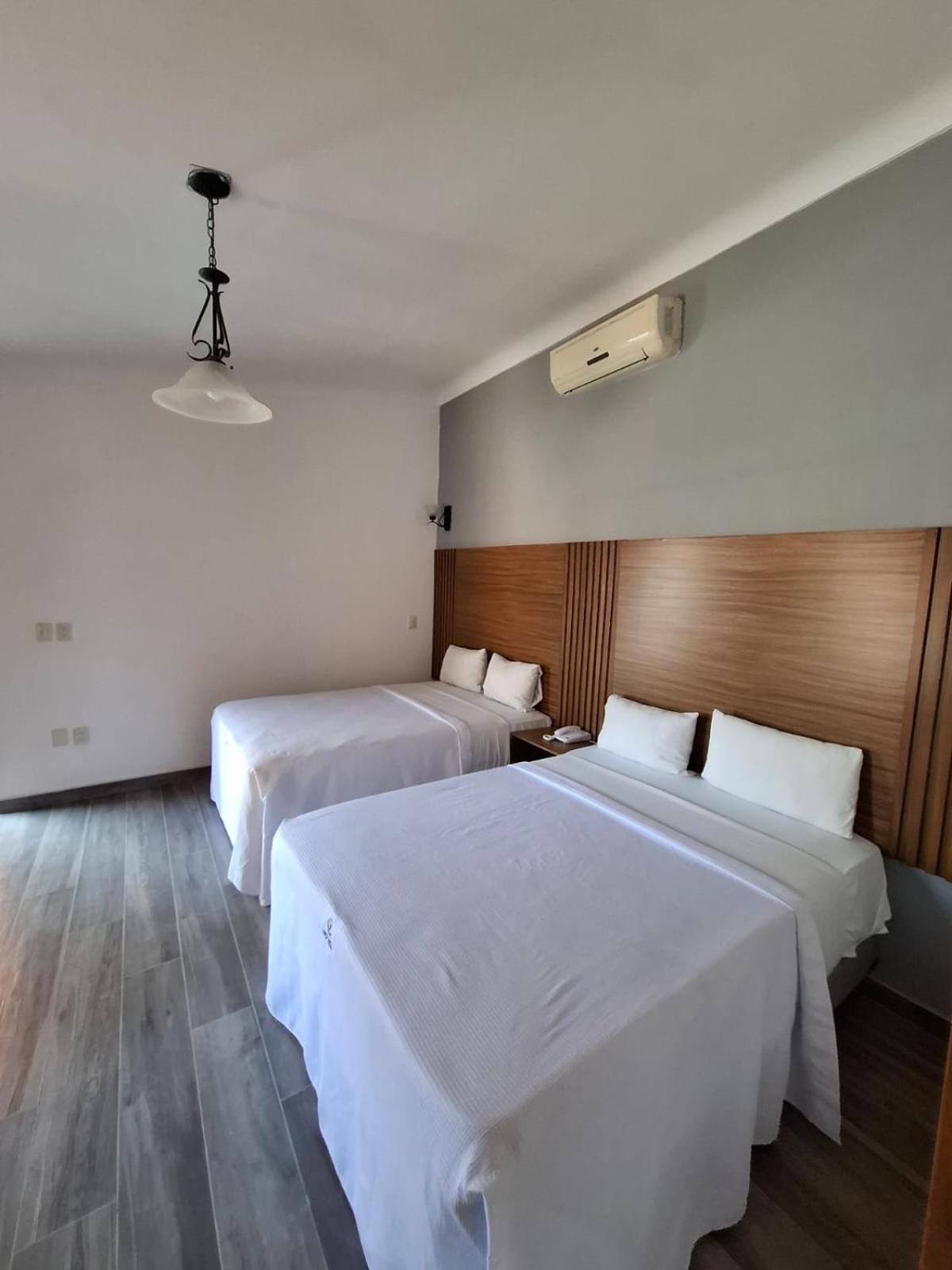 Hotel Aquiles Guadalajara Bagian luar foto