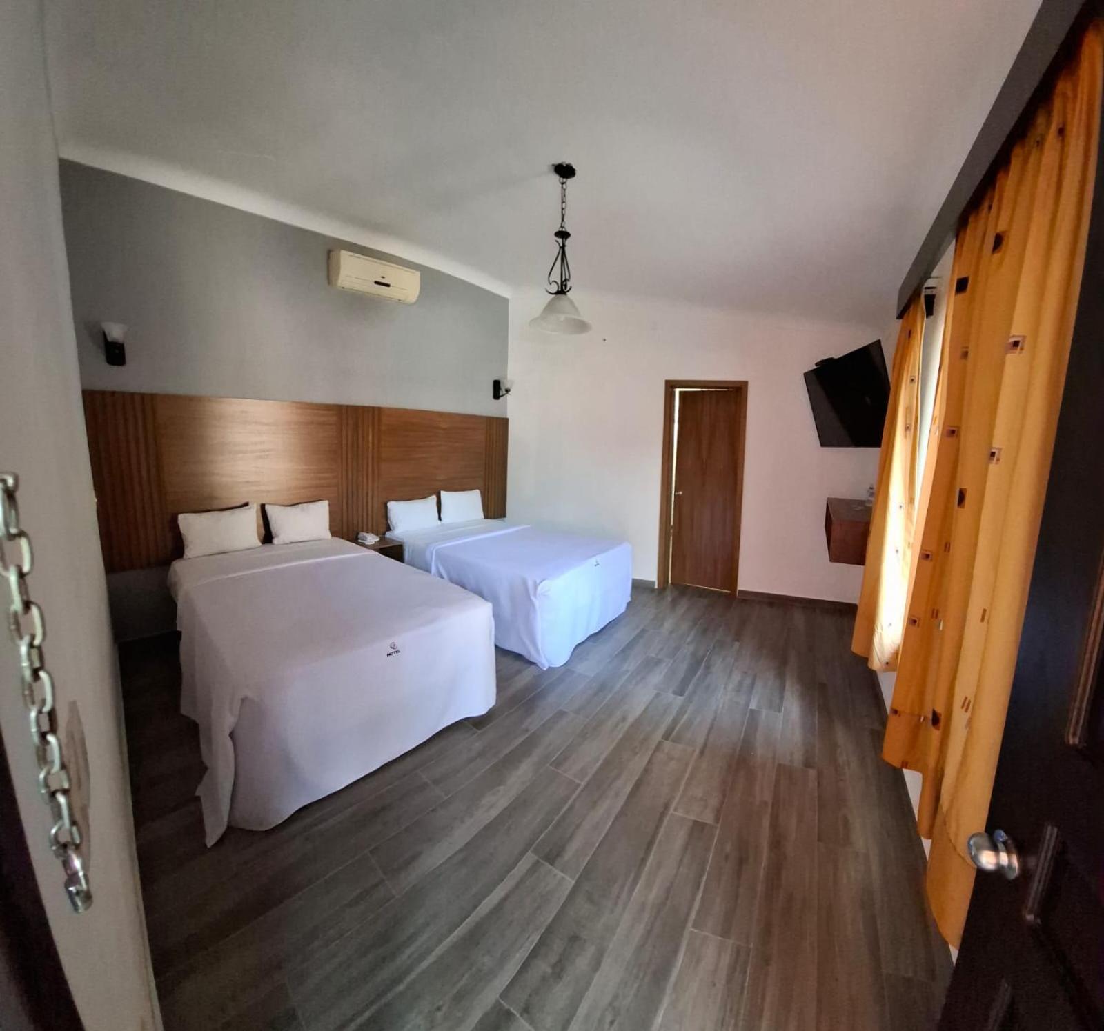 Hotel Aquiles Guadalajara Bagian luar foto