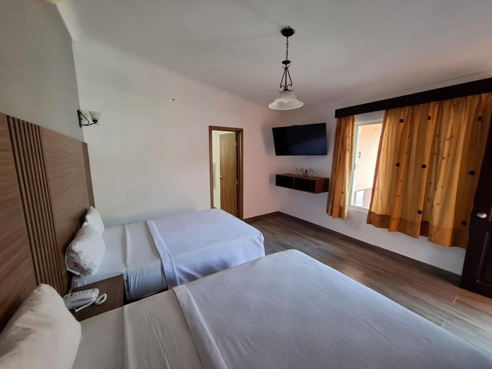Hotel Aquiles Guadalajara Bagian luar foto