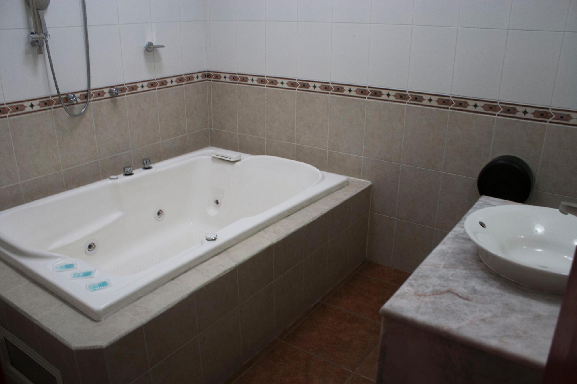 Hotel Aquiles Guadalajara Bagian luar foto