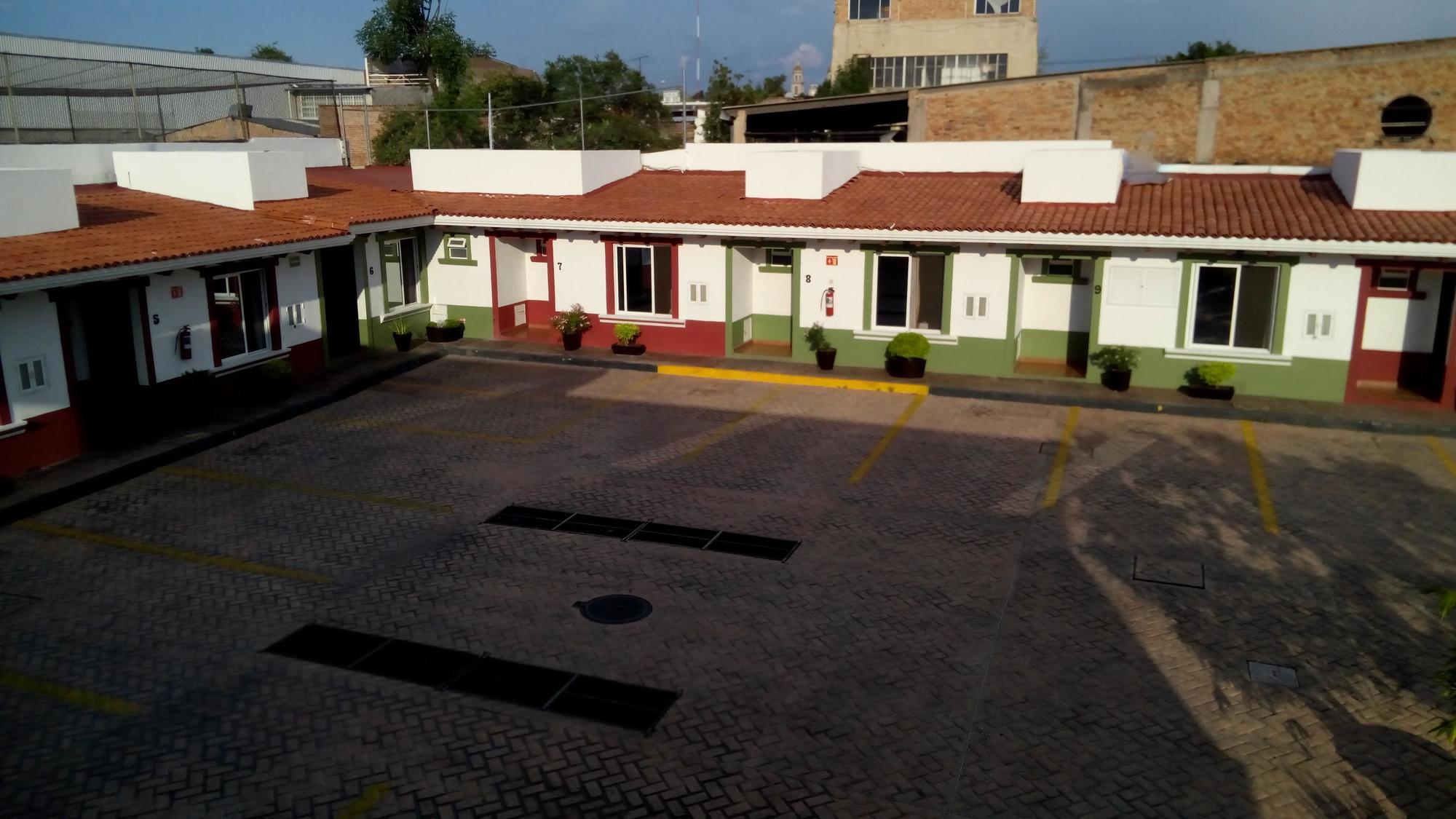 Hotel Aquiles Guadalajara Bagian luar foto